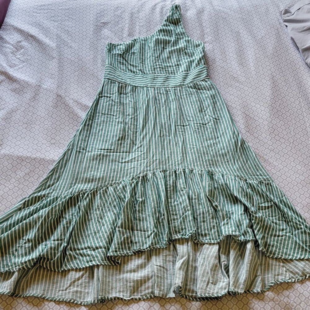 green & white asymmetrical high-low dress w/ pockets